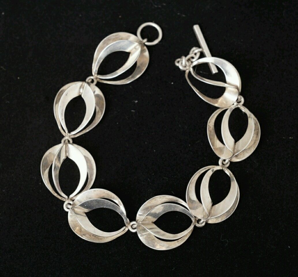 NE From abstract modernist silver necklace